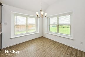 Mont Belvieu house for rent - 14915 Lake Shore Ave Mont Belvieu, TX 77523