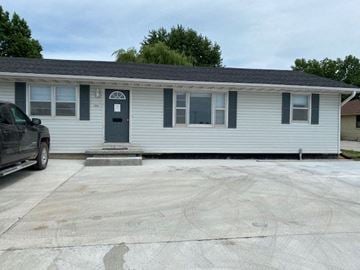 Clinton house for rent - 706 S Main St