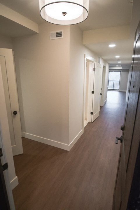 Floor plan for 1 bed, 1 bath, 819 sqft
