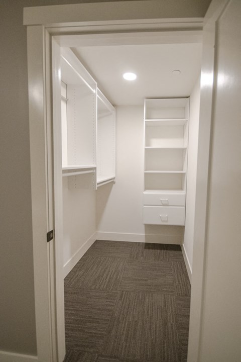 Floor plan for 1 bed, 1 bath, 921 sqft