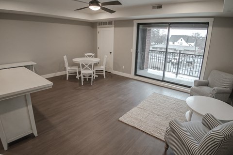 Floor plan for 1 bed, 1 bath, 921 sqft