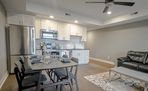 Floor plan for 1 bed, 1 bath, 802 sqft