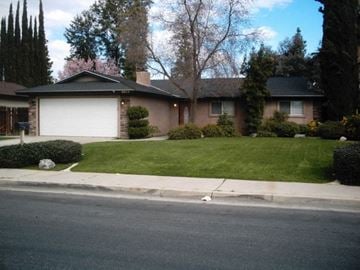 Bakersfield house for rent - 2612 LAYTON DR.