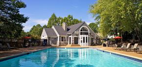 Saint Louis apartment for rent - a swimming pool in front of a house