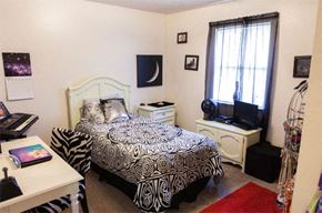 Springfield triplex for rent - Country Club Village I Interior 3