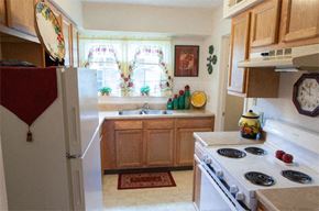 Springfield triplex for rent - Country Club Village I Interior 4