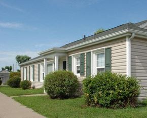 Springfield triplex for rent - Country Club Village II Exterior 1