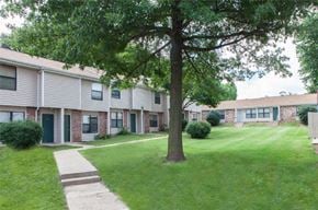 Springfield apartment for rent - Glenwood Manor Exterior 1