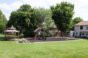 Springfield apartment for rent - Glenwood Manor Exterior 3