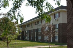 Kankakee apartment for rent - Crestview Village IL Exterior 1