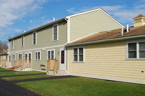 Narragansett apartment for rent - Fieldstone Exterior 3