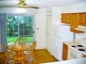 South Bend apartment for rent - Maple Lane Apartment Kitchen