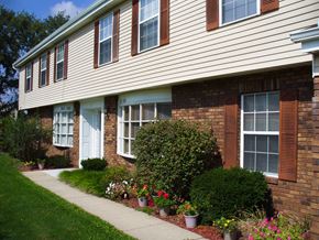 South Bend apartment for rent - Maple Lane Apartment Building