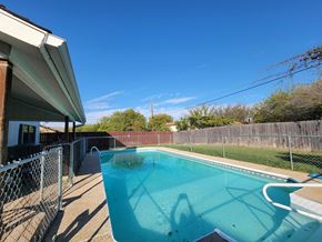Killeen house for rent - the pool is next to the house and has a fence around it