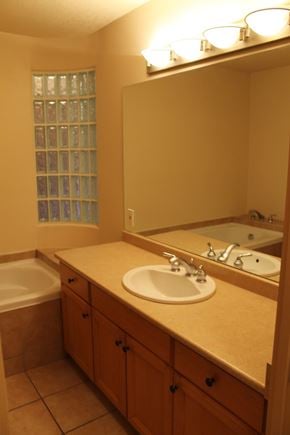 Fort Mcmurray house for rent - Royal Village - 9918 Gordon Avenue