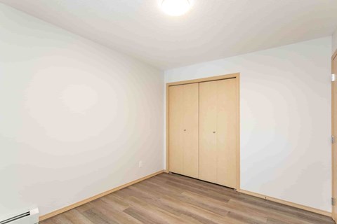 Floor plan for 2 beds, 1 bath, 880 sqft