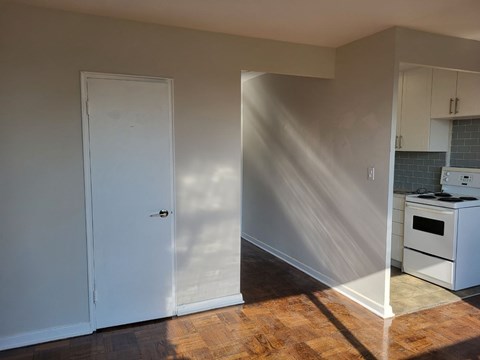 Floor plan for studio, 1 bath, 350 sqft