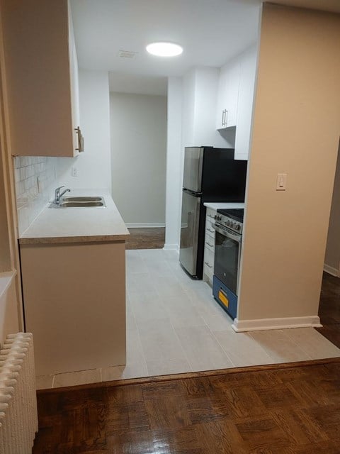 Floor plan for 2 beds, 1 bath, 1000 sqft