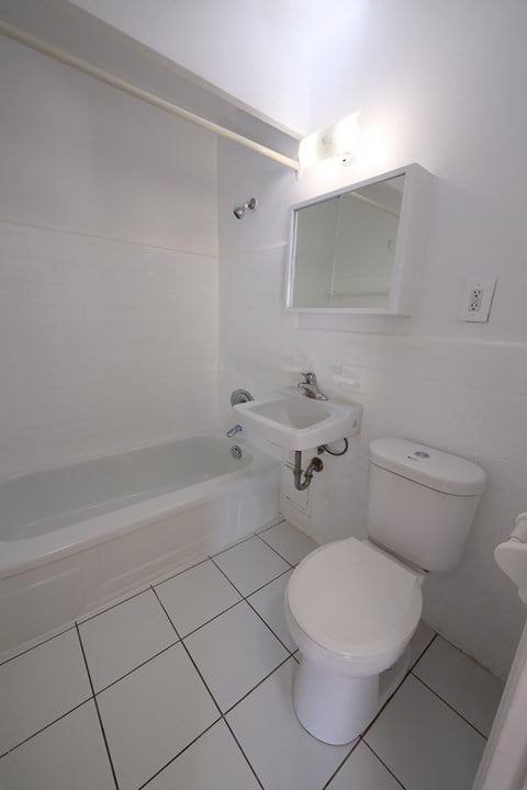 Floor plan for 2 beds, 1 bath, 843 sqft