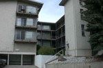 Pullman apartment for rent - a view of an apartment building from the street