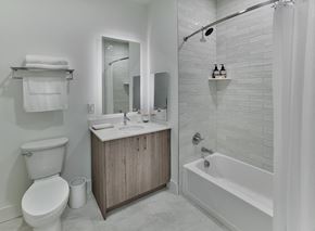 Woodbridge Township apartment for rent - a bathroom with a toilet sink and a bath tub