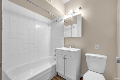 Floor plan for 1 bed, 1 bath, 733 sqft