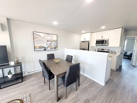 Floor plan for 2 beds, 1 bath, 780 sqft