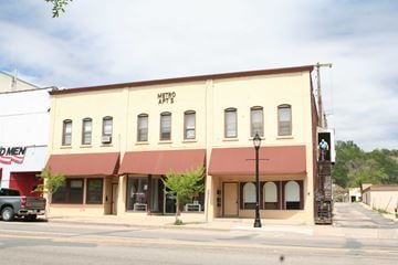 Red Wimg apartment for rent - 311 Plum Street