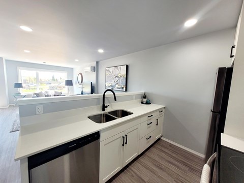 Floor plan for 2 beds, 1 bath, 848 sqft