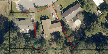 Milton house for rent - an aerial view of a house with a red line around it