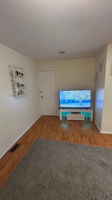 Floor plan for 2 beds, 1 bath, 850 sqft