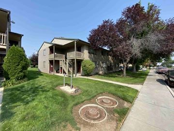Nampa apartment for rent - our apartments are located in a quiet neighborhood with ample lawns and trees