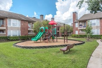 Parque at bellaire apartments playground