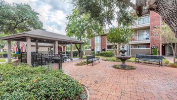 Parque at bellaire apartments