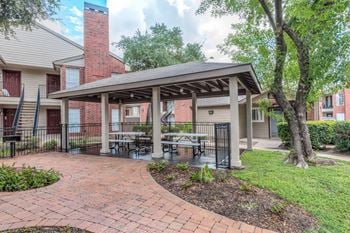 Parque at bellaire apartments exterior