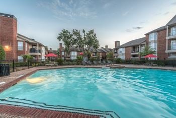 Parque at bellaire apartments pool