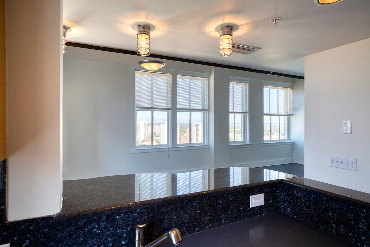 Floor plan for 2 beds, 2 baths, 1600 sqft