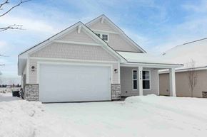 Woodbury house for rent - the front of a house with snow on the ground
