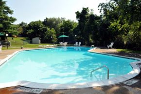 Harrisburg apartment for rent - large swimming pool