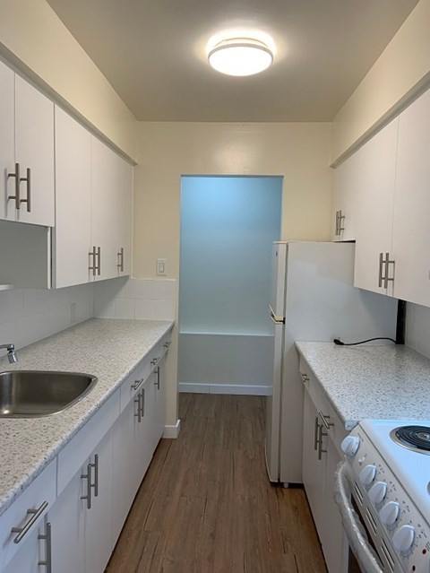 Floor plan for 2 beds, 1 bath, 957 sqft