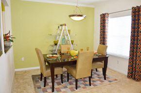 Newport News apartment for rent - Separate dining room; table and four chairs