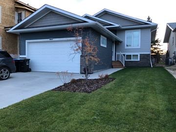Fort Mcmurray house for rent - B Clenell Crescent - Executive Basement Suite