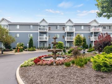 Naperville apartment for rent - Ogden Court Apartments, LLC