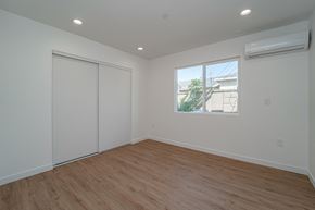 Los Angeles apartment for rent - an empty room with white walls and a window