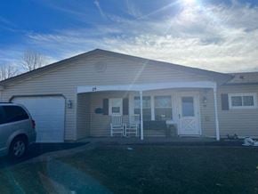 Levittown house for rent - 24 White Spruce Lane