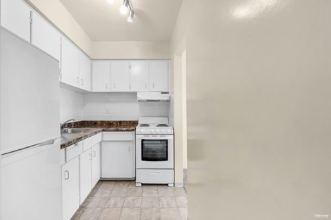 Floor plan for studio, 1 bath, 544 sqft