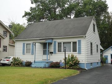 Warren house for rent - a white house with blue trim and a gray roof