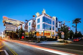 Los Angeles apartment for rent - the building in which the hotel is located