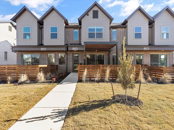 Grand Prairie house for rent - a view of a house with a sidewalk in front of it