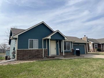 Goddard house for rent - 1909 Summerwood Street